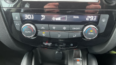 Nissan Qashqai 1.3 DiG-T N-Connecta 5dr [Glass Roof Pack] Petrol Hatchback